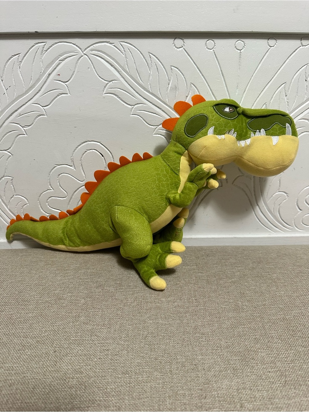 Jakks Pacific Gigantosaurus Jumbo Plush